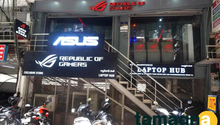 Asus Rog Exclusive Store - Laptop Hub - Mazzanine