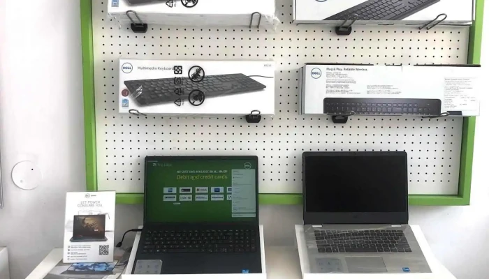 Dell Exclusive Store -    Kaithal Inside - Kaithal