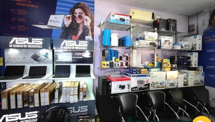 Gopal Laptop Gallery -  Inside - Kaithal