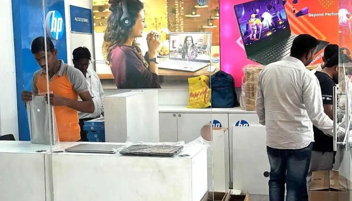 Hp -   World Of Irg Computers Inside - Amravati