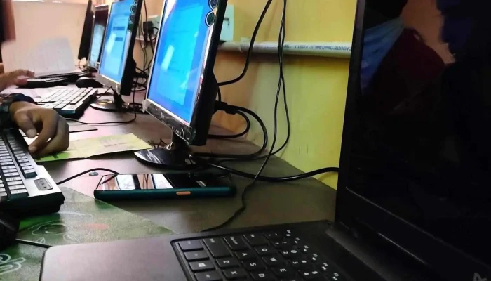 Ishi Computer Center -  By Owner - Shahbad