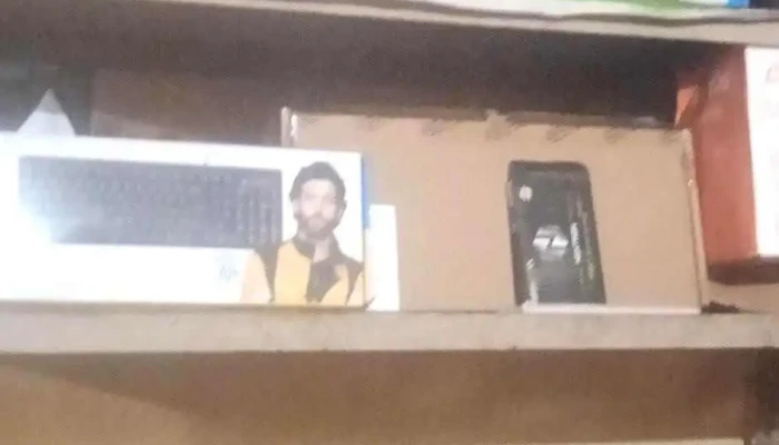 J R Laptop Shop -  Inside - Navi Mumbai