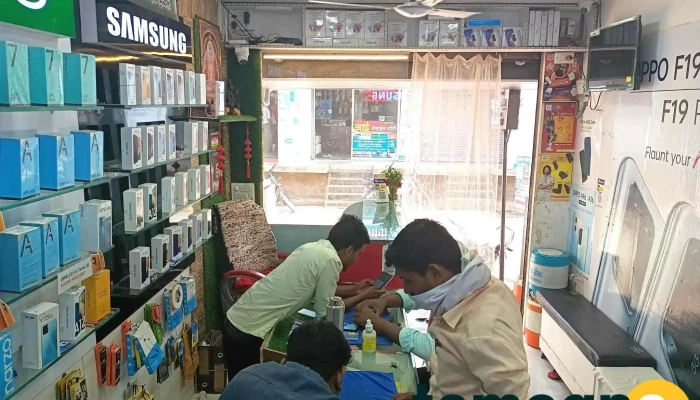 Mahaveer Mobiles -  Inside - Ambajogai