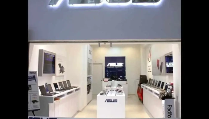 Multi Brand Laptop Store -  Inside - Amravati