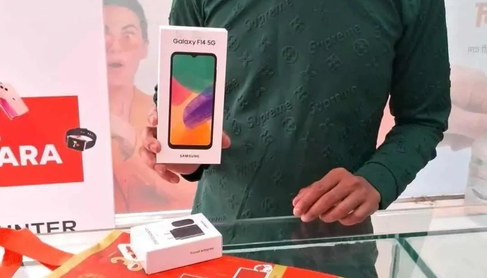 Poojara Telecom Airoli Best Mobile Phone Experience Store In Navi Mumbai Mobile Phone - Navi Mumbai