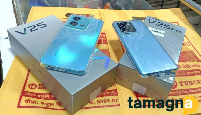 Rahul Mobile Shop -  Inside - Deolali Pravara