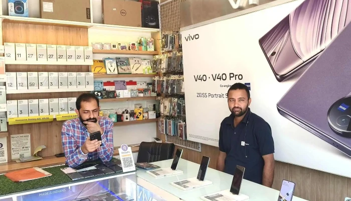 Raja Auto And Radios Raja Mobile Planet Phone - Mahendergarh, Mahendragarh