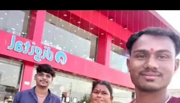 Reliance Digital -  Inside - Dhule