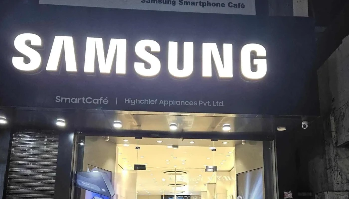 Samsung Experience Store -    Highchief Appliances Pvt Ltd   Model Town Cell Phone Store - Yamuna Nagar