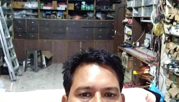 Sharma Electronics -  Inside - Shahbad