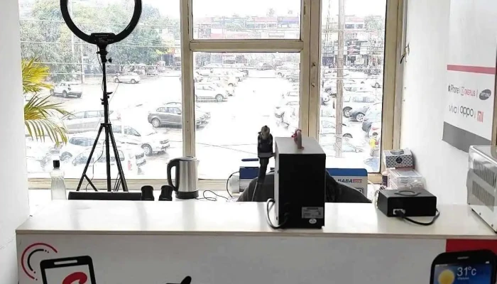 Smart Mobile Zone -    The Smartphone Store Inside - Panchkula