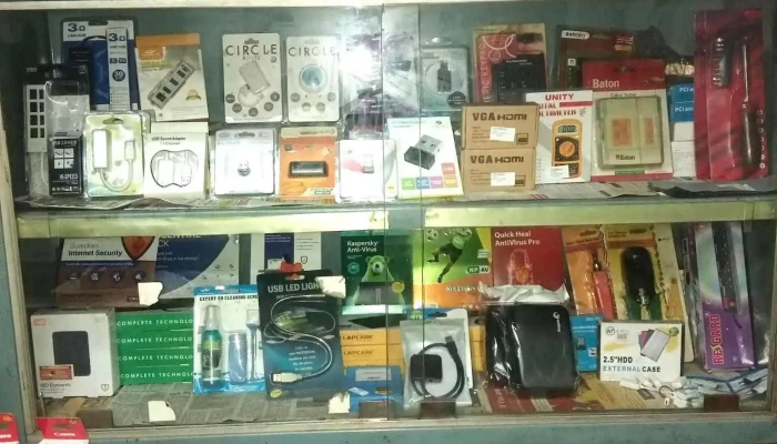 Step Up Computers -  By Owner - Gadhinglaj