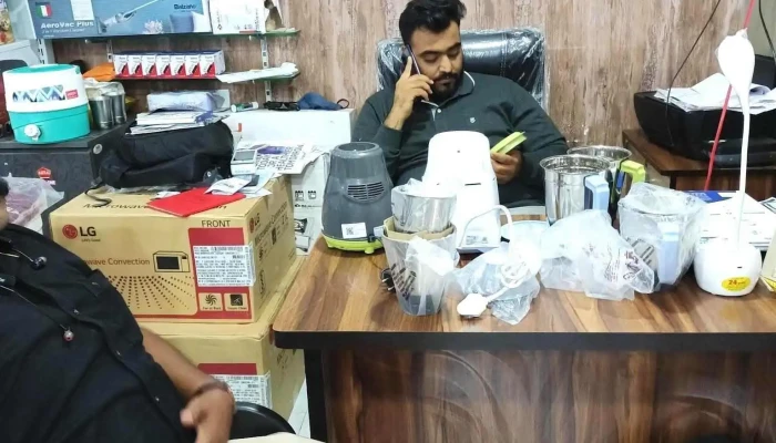 Svs Electronics -  Inside - Dahanu