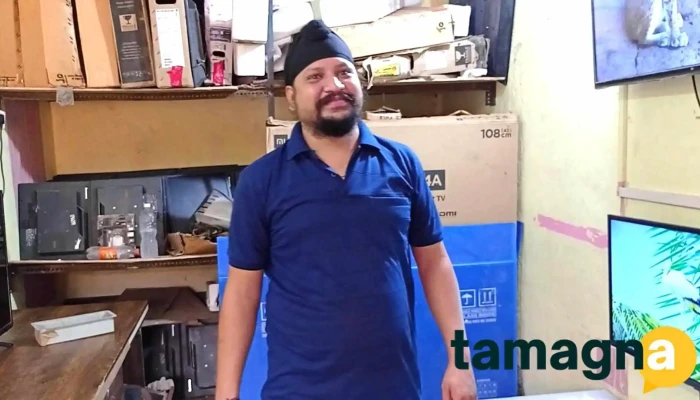 Waheguru Computers -  Inside - Ulhasnagar