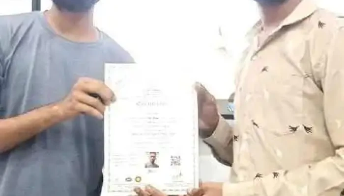 waqar khan i care mobile repairing - Dhule